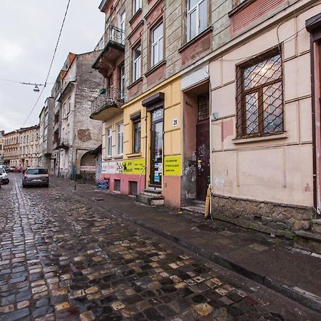 Квартира Подобово В Центрі На Вулиця Скорика 25 Колишня Чайковського Біля Філармонії Lviv Exterior foto